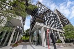 P1-301-333 Rue Sherbrooke E. Montréal (Le Plateau-Mont-Royal), QC H2X 4E3