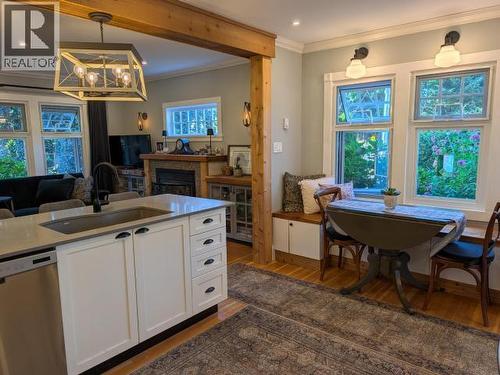 5262 Manson Ave, Powell River, BC 