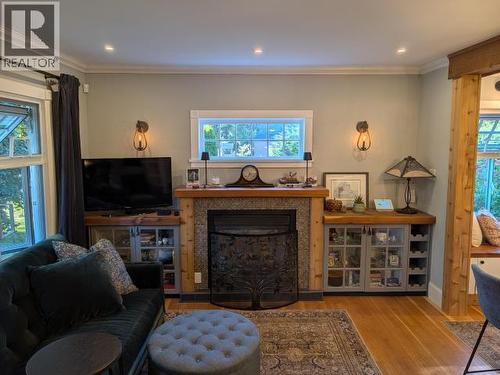 5262 Manson Ave, Powell River, BC 