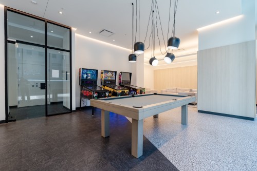 Salle communautaire - 3724-1210 Rue Jeanne-Mance, Montréal (Ville-Marie), QC 