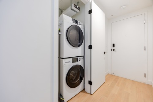 Salle de lavage - 3724-1210 Rue Jeanne-Mance, Montréal (Ville-Marie), QC 
