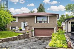 424 BRIMORTON DRIVE Toronto, ON M1H 2E5