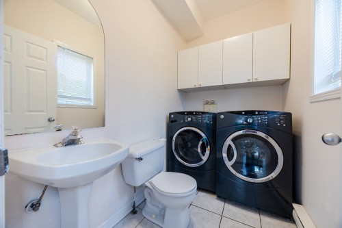 Salle d'eau - 8645 Av. Oregon, Brossard, QC 