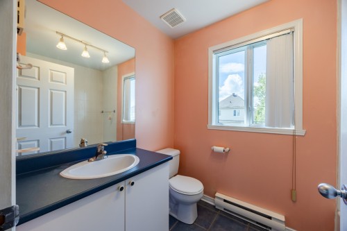 Salle de bains - 8645 Av. Oregon, Brossard, QC 