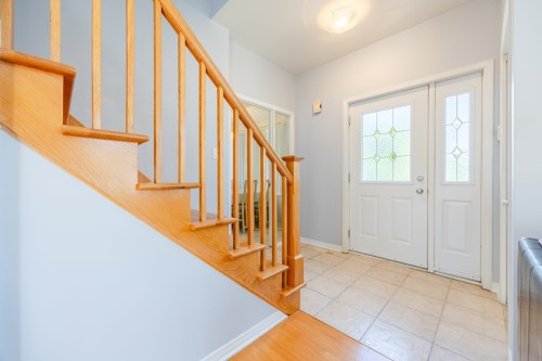 Escalier - 8645 Av. Oregon, Brossard, QC 