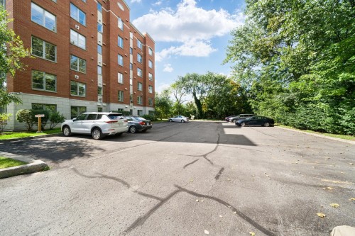 Parking - 405-5220 Boul. Des Sources, Montréal (Pierrefonds-Roxboro), QC 