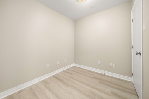 Office - 405-5220 Boul. Des Sources, Montréal (Pierrefonds-Roxboro), QC 