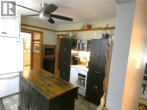 15 Collier Crescent, Hamilton, ON 
