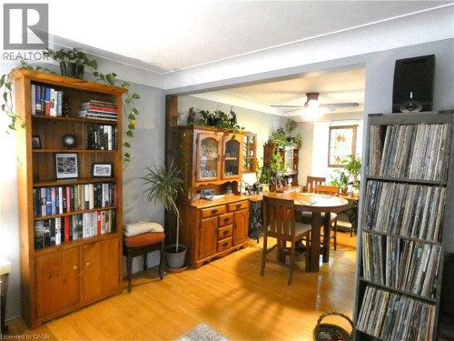 15 Collier Crescent, Hamilton, ON 
