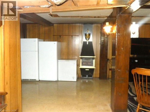 15 Collier Crescent, Hamilton, ON 