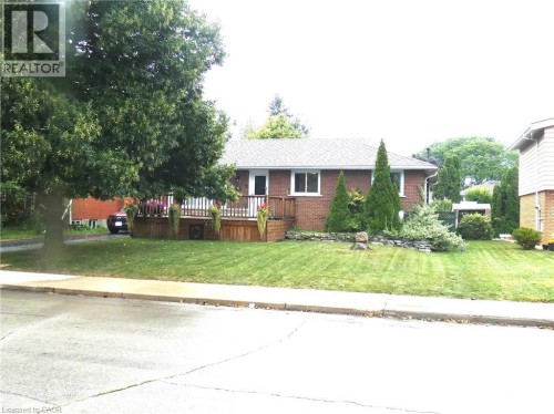 15 Collier Crescent, Hamilton, ON 