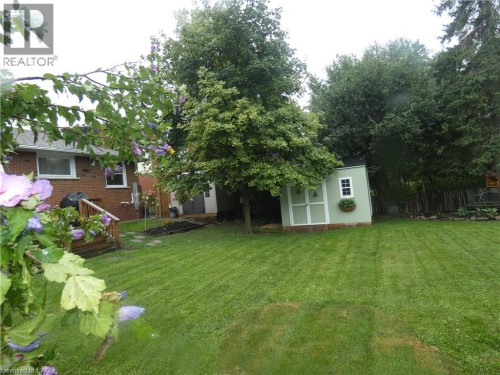 15 Collier Crescent, Hamilton, ON 
