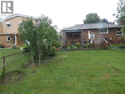 15 Collier Crescent, Hamilton, ON 