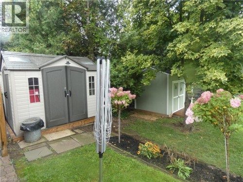 15 Collier Crescent, Hamilton, ON 