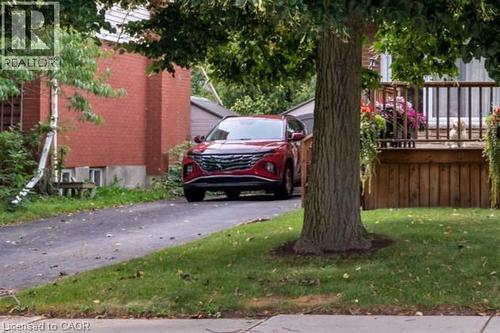 15 Collier Crescent, Hamilton, ON 