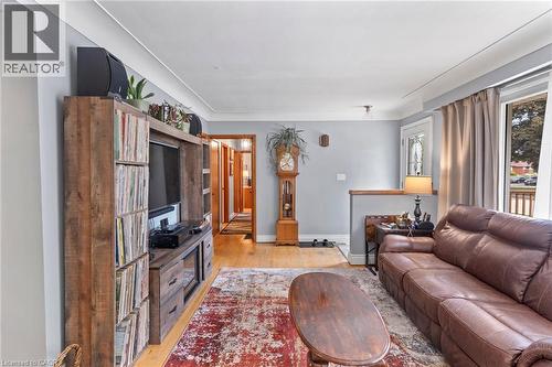 15 Collier Crescent, Hamilton, ON 