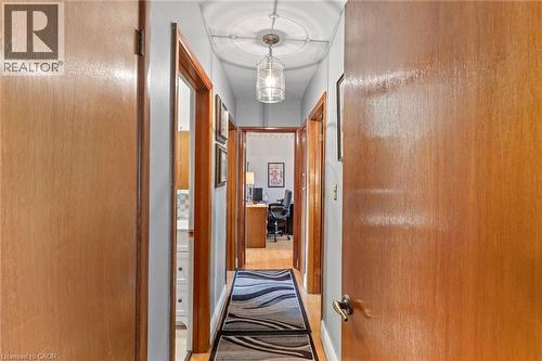15 Collier Crescent, Hamilton, ON 
