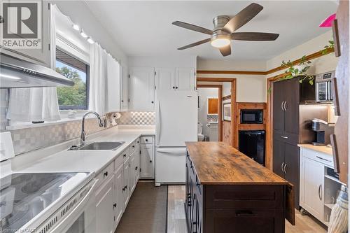 15 Collier Crescent, Hamilton, ON 