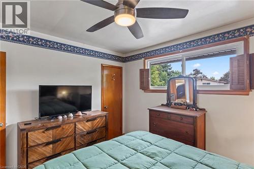 15 Collier Crescent, Hamilton, ON 