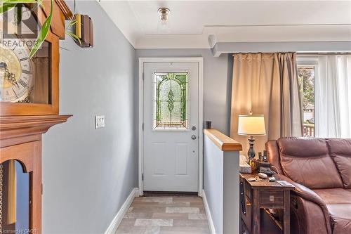 15 Collier Crescent, Hamilton, ON 