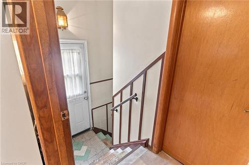 15 Collier Crescent, Hamilton, ON 