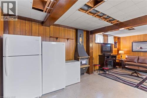 15 Collier Crescent, Hamilton, ON 