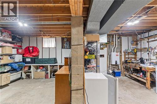 15 Collier Crescent, Hamilton, ON 