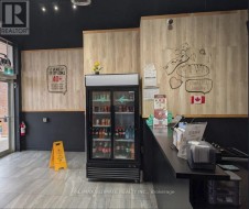 B7 - 117 CROSS AVENUE S  Oakville, ON L6J 2W7