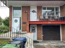 37 PAWNEE AVENUE  Toronto, ON M2H 3C6