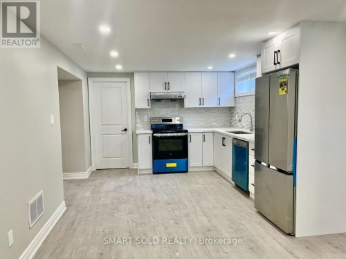 LOWER - 228 SILVERBIRCH DRIVE , Newmarket, Ontario L3Y 2Z5 3