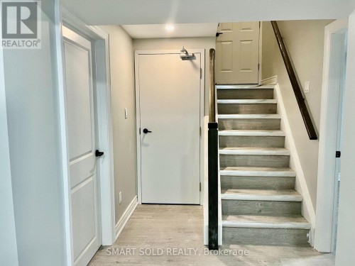LOWER - 228 SILVERBIRCH DRIVE , Newmarket, Ontario L3Y 2Z5 5