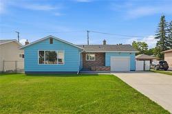 742 Jefferson AVE  Winnipeg, MB R2V 0P6
