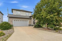 51 Abbeydale CR  Winnipeg, MB R3Y 0B2
