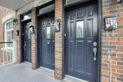 Entrée extérieure - 8615 Rue St-Denis, Montréal (Villeray/Saint-Michel/Parc-Extension), QC 