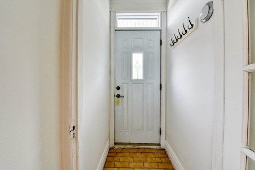 Hall d'entrée/Vestibule - 8615 Rue St-Denis, Montréal (Villeray/Saint-Michel/Parc-Extension), QC 