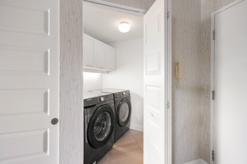 Laundry - 518-3111 Av. Des Hôtels, Québec (Sainte-Foy/Sillery/Cap-Rouge), QC 