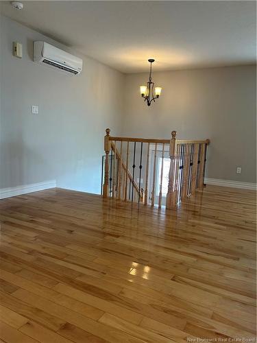106 Lakeburn Ave, Dieppe, NB 