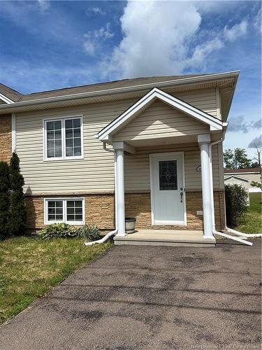 106 Lakeburn Ave, Dieppe, NB 