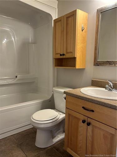 106 Lakeburn Ave, Dieppe, NB 