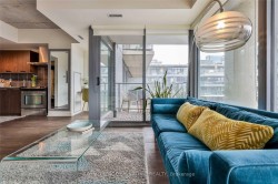 819-95 Bathurst Street  Toronto, ON M5V 0H7