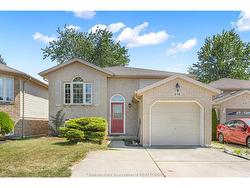 219 GREENFIELD Lane Chatham, ON N7L 5N3