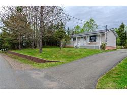 16 Armstrong CRES St George, NB E5C 1A1