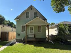 516 Yale Ave E AVE  Winnipeg, MB R2C 0J7