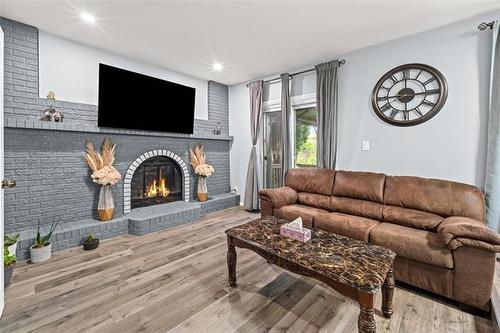 34 Farlinger Bay, Winnipeg, MB 