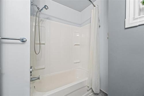 34 Farlinger Bay, Winnipeg, MB 