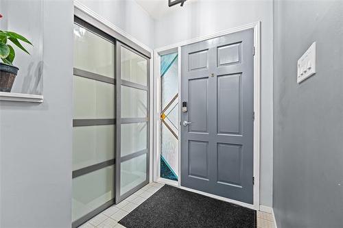 34 Farlinger Bay, Winnipeg, MB 
