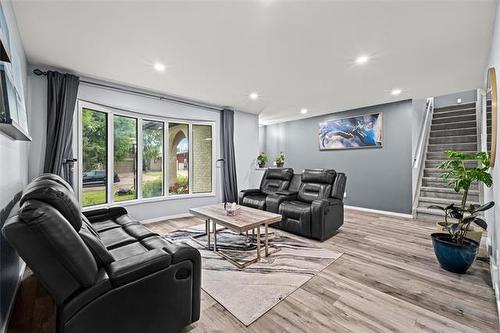34 Farlinger Bay, Winnipeg, MB 