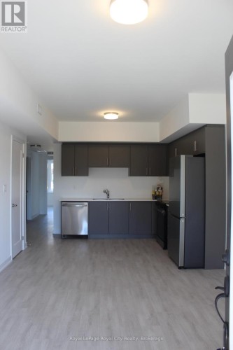64 - 42 LOWES ROAD W , Guelph (Clairfields/Hanlon Business Park), Ontario N1G 0H6 3