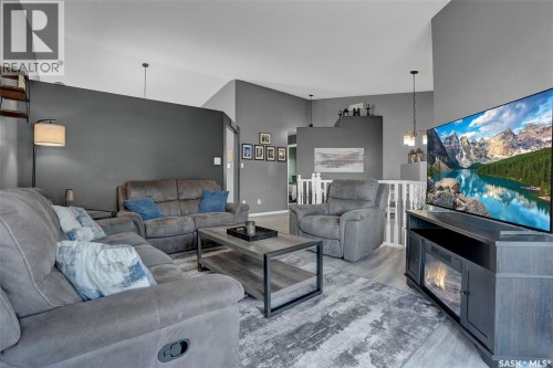 1355 Maple Leaf Crescent N, Regina, SK 