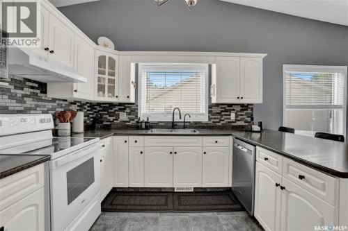 1355 Maple Leaf Crescent N, Regina, SK 